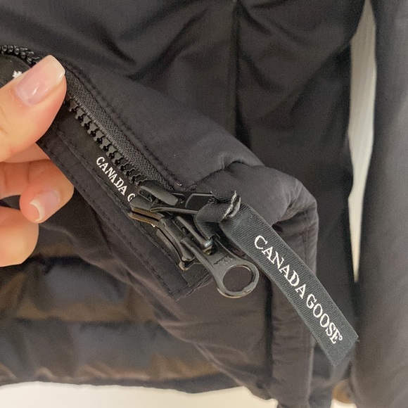 Women Canada Goose Jacket - Picture 8 of 16